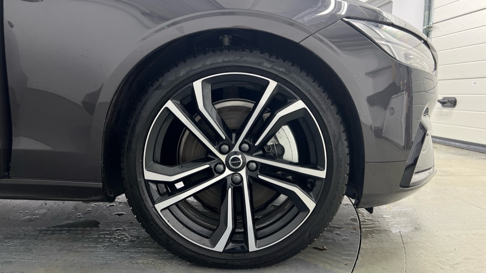 Used Volvo V90 2025 for sale - 77636220: Photo 9