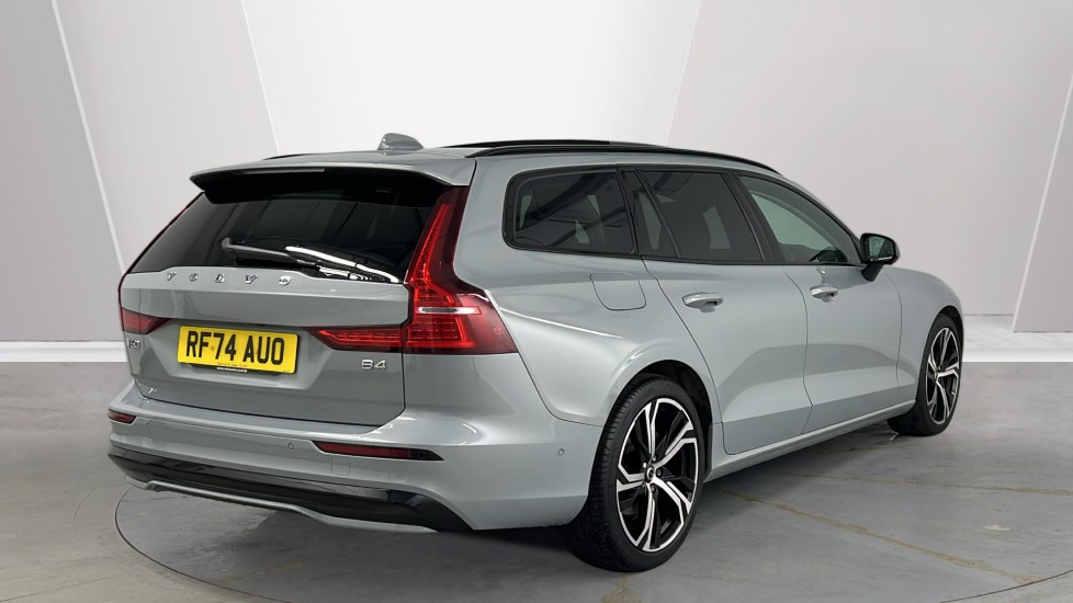 Used Volvo V60 2025 for sale - 77261641: Photo 2