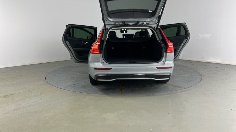 Used Volvo V60 2025 for sale - 77261641: Photo 33
