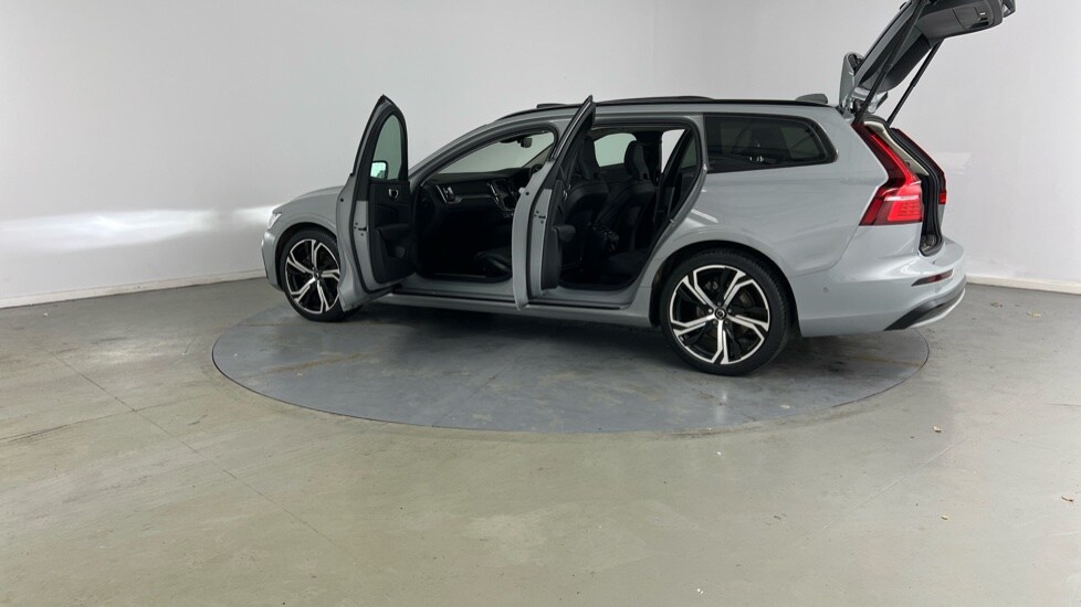 Used Volvo V60 2025 for sale - 77261641: Photo 37