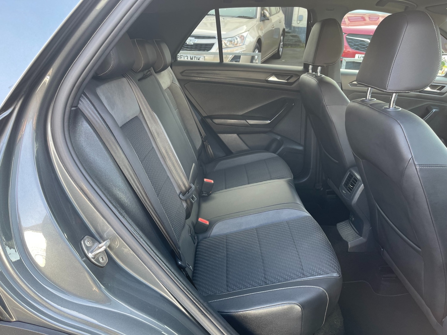 Used Volkswagen T-Roc 2019 for sale - 77663493: Photo 35