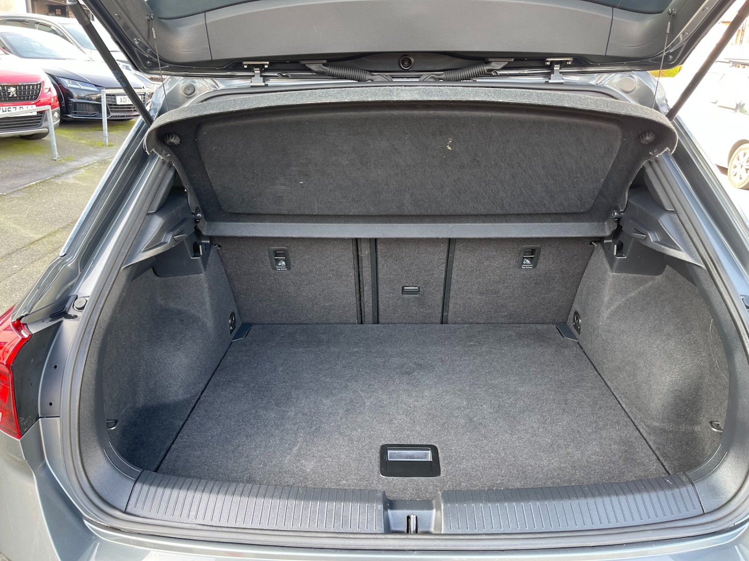 Used Volkswagen T-Roc 2019 for sale - 77663493: Photo 36