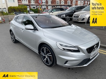 Used Volvo V40 2018 for sale - 78555720: Photo