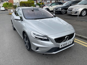 Used Volvo V40 2018 for sale - 78555720: Photo