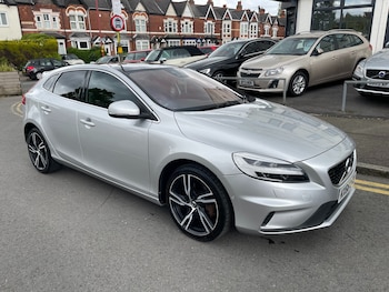 Used Volvo V40 2018 for sale - 78555720: Photo