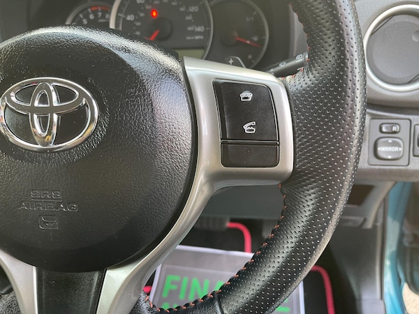 Used Toyota Yaris 2012 for sale - 76247402: Photo 37
