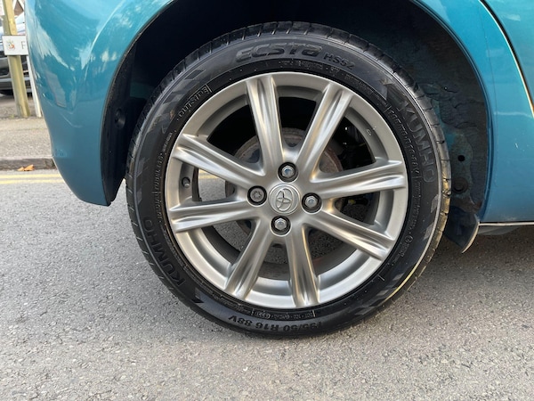 Used Toyota Yaris 2012 for sale - 76247402: Photo 44