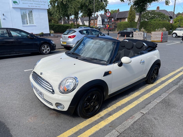 Used MINI Convertible 2009 for sale - 75478376: Photo 14