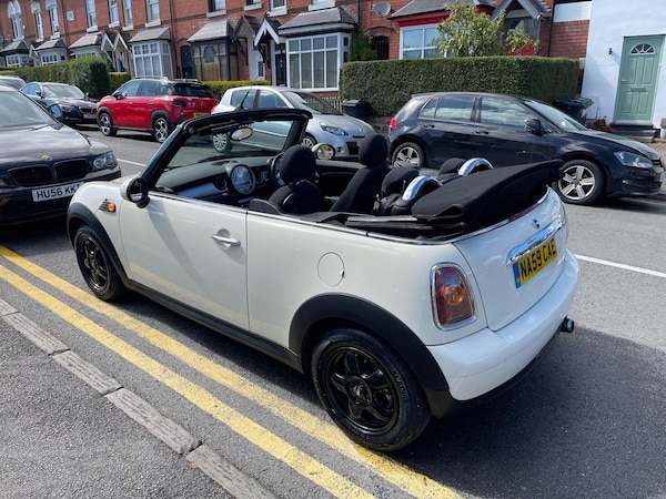 Used MINI Convertible 2009 for sale - 75478376: Photo 15