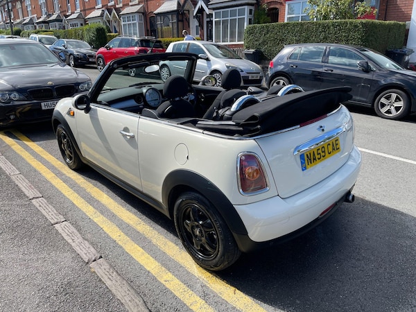 Used MINI Convertible 2009 for sale - 75478376: Photo 16