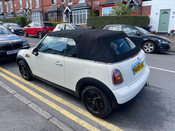 Used MINI Convertible 2009 for sale - 75478376: Photo 43