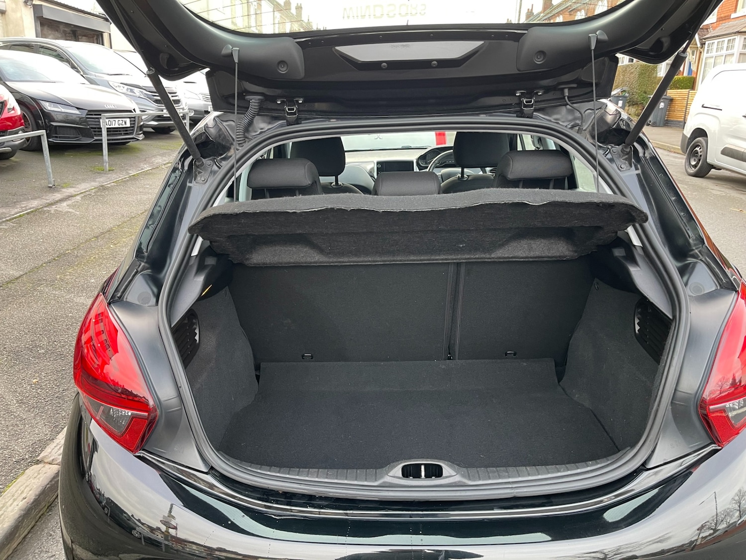 Used Peugeot 208 2018 for sale - 77196731: Photo 27