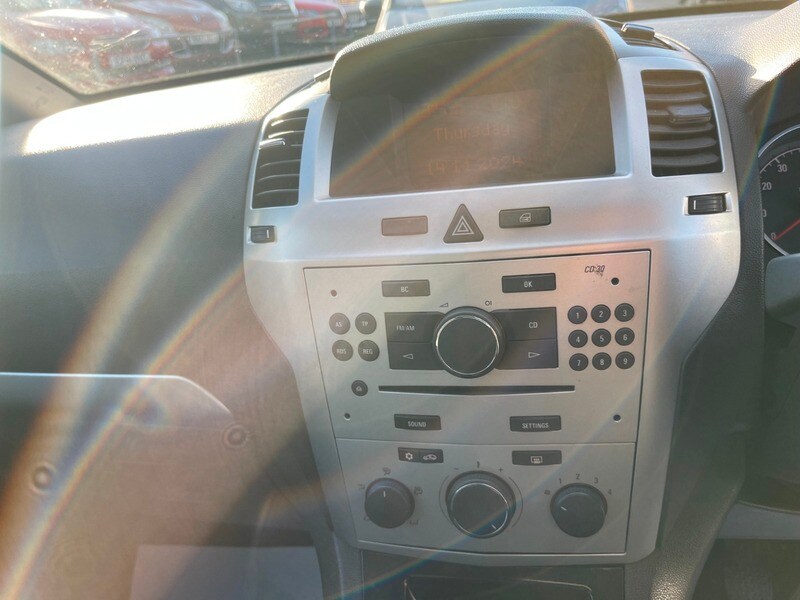 Used Vauxhall Zafira 2010 for sale - 76863656: Photo 31