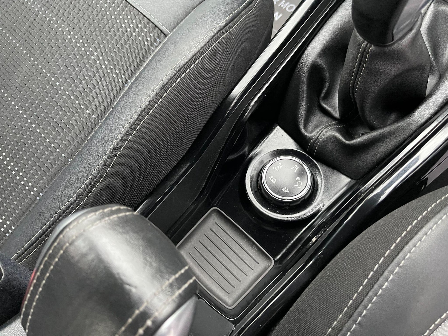 Used Peugeot 2008 2018 for sale - 76360988: Photo 25