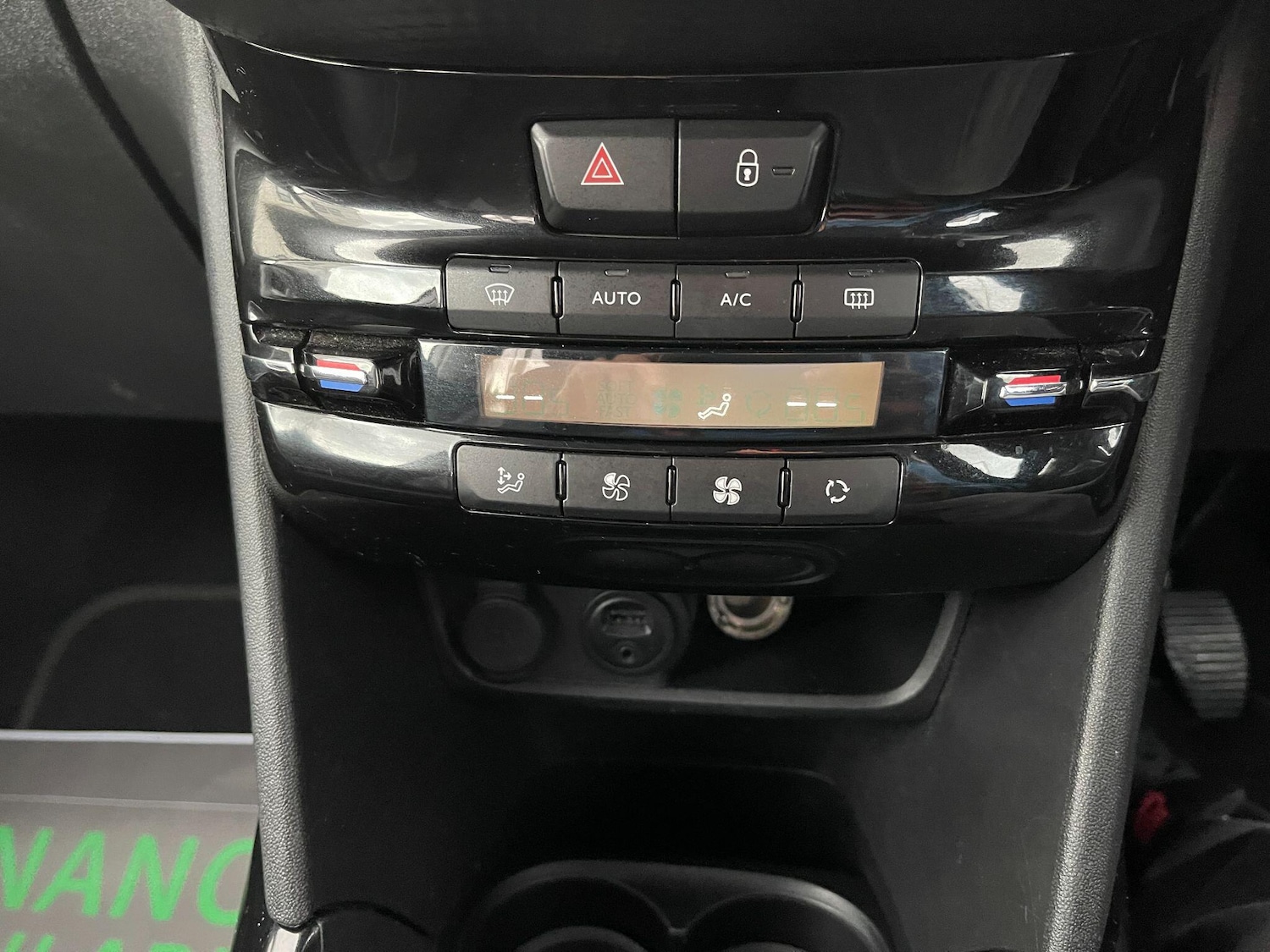 Used Peugeot 2008 2018 for sale - 76360988: Photo 34