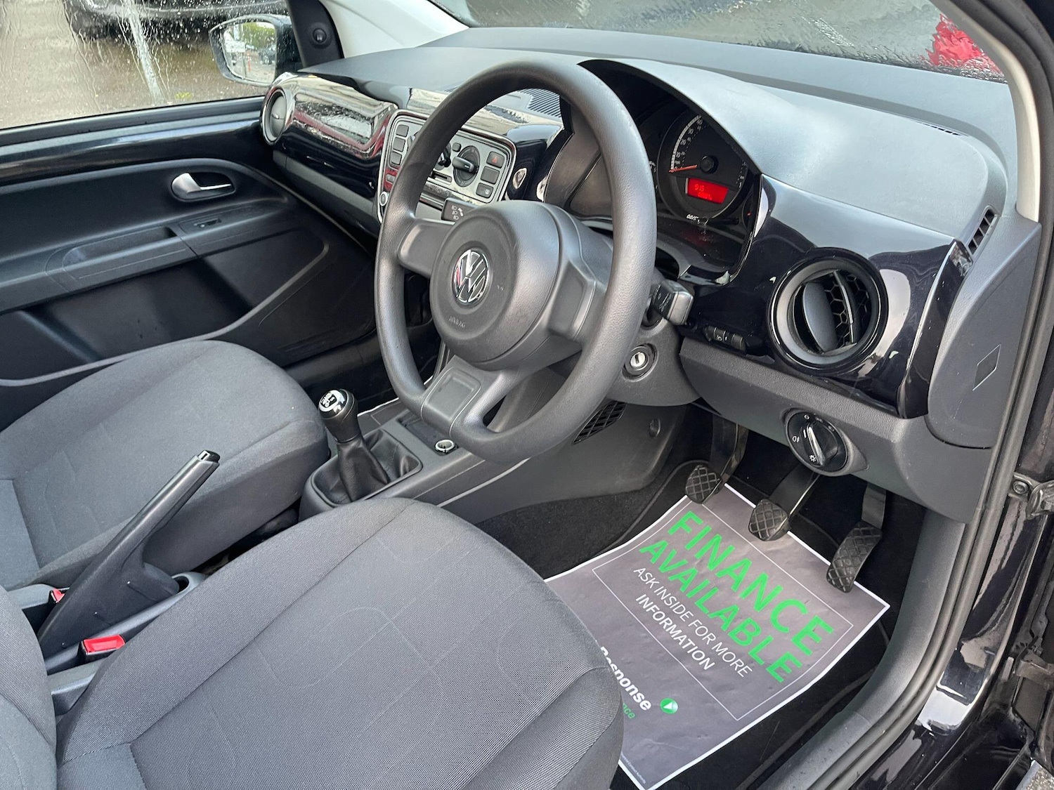 Used Volkswagen up! 2014 for sale - 76371078: Photo 24