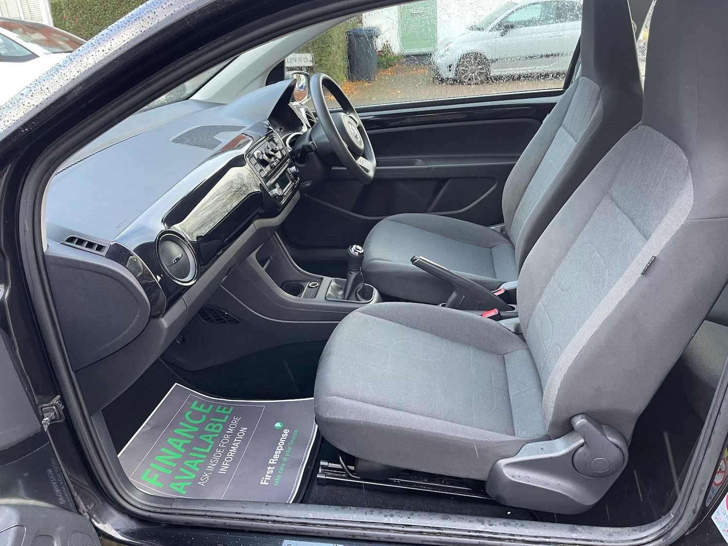 Used Volkswagen up! 2014 for sale - 76371078: Photo 29