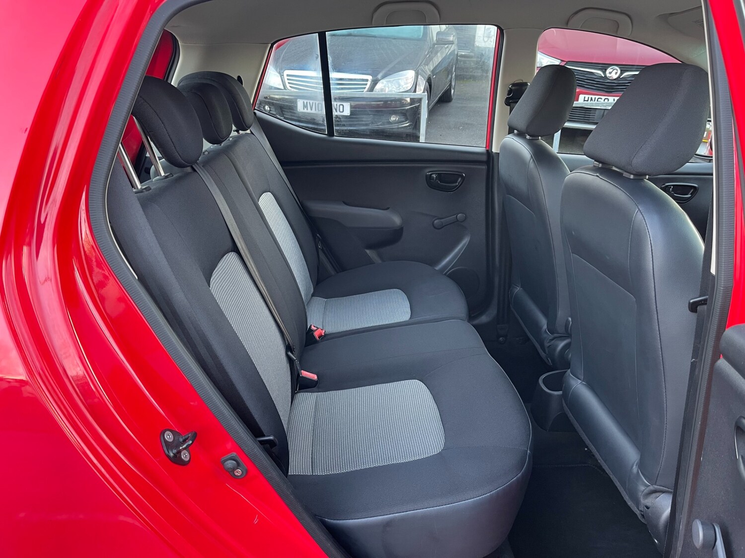 Used Hyundai i10 2010 for sale - 76921539: Photo 24