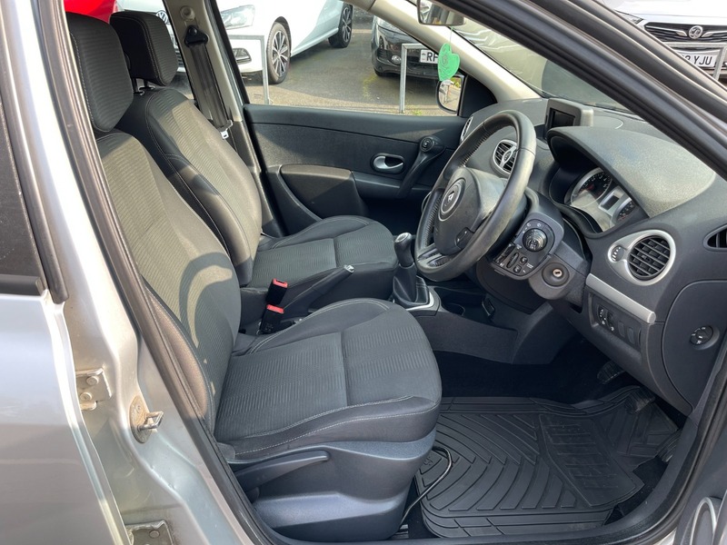 Used Renault Clio 2011 for sale - 76706580: Photo 18