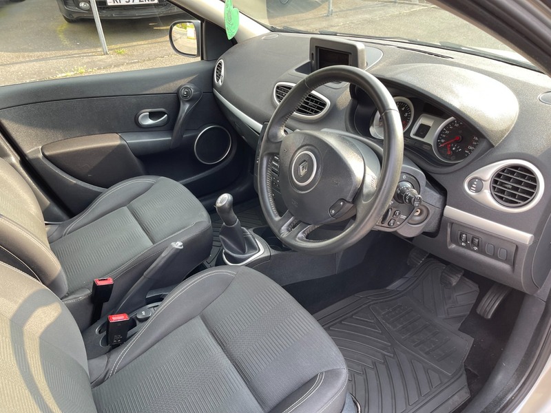 Used Renault Clio 2011 for sale - 76706580: Photo 20