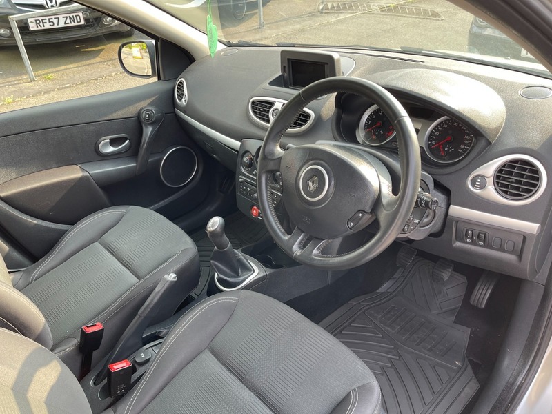 Used Renault Clio 2011 for sale - 76706580: Photo 22