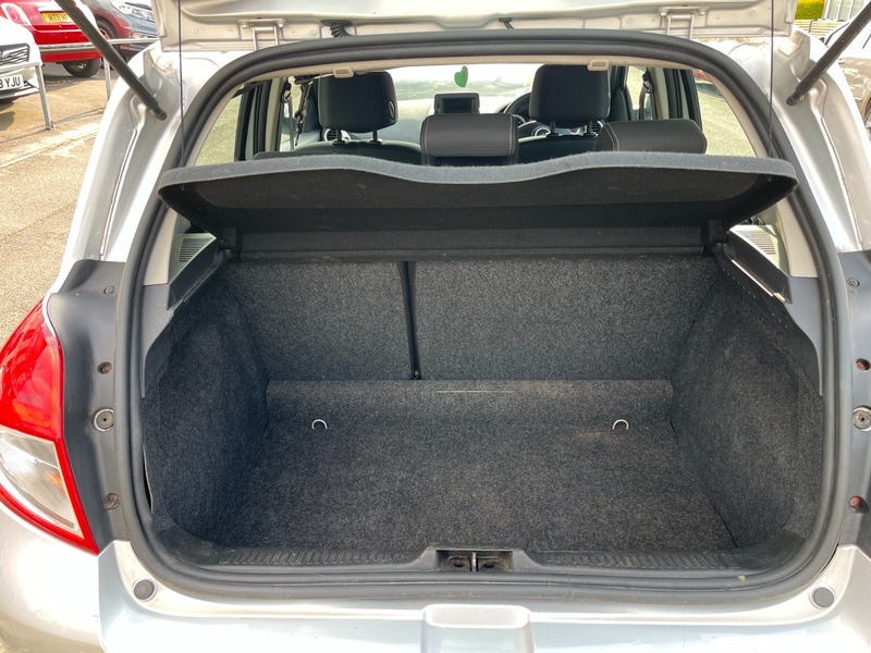 Used Renault Clio 2011 for sale - 76706580: Photo 24