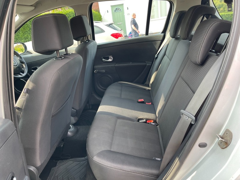 Used Renault Clio 2011 for sale - 76706580: Photo 25