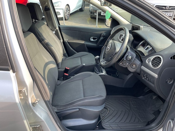 Used Renault Clio 2011 for sale - 74564734: Photo 20
