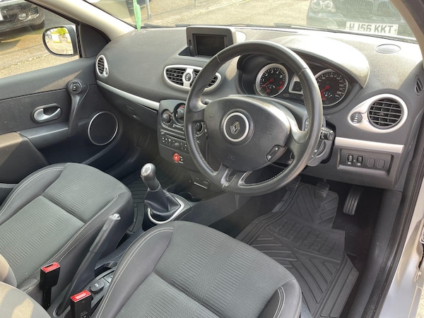 Used Renault Clio 2011 for sale - 74564734: Photo 23