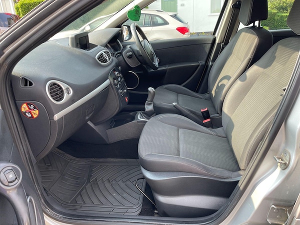Used Renault Clio 2011 for sale - 74564734: Photo 25