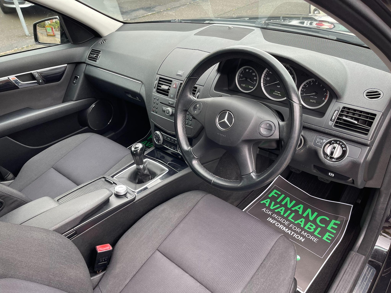 Used Mercedes-Benz C-Class 2010 for sale - 76001347: Photo 24