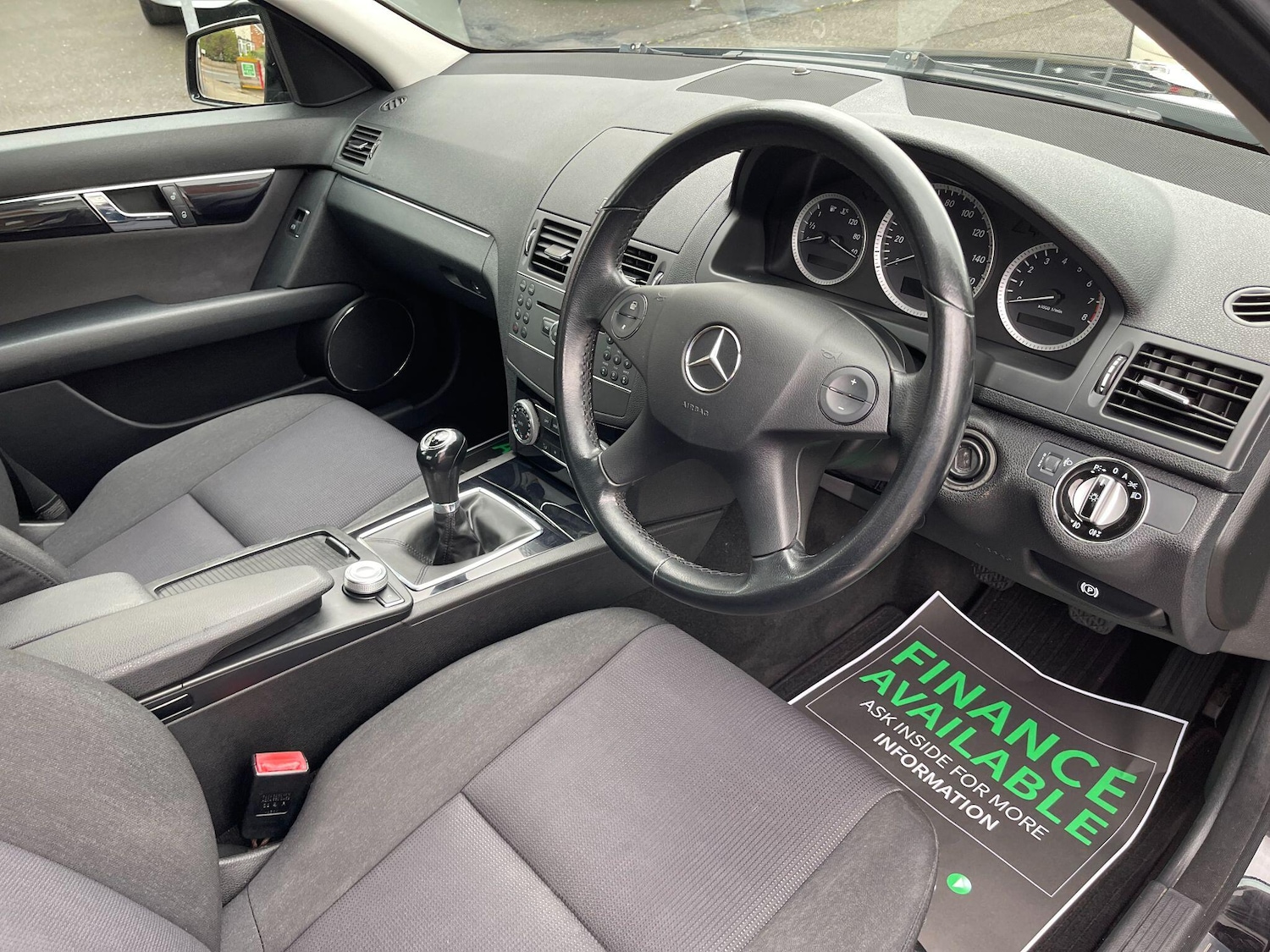 Used Mercedes-Benz C-Class 2010 for sale - 76001347: Photo 28
