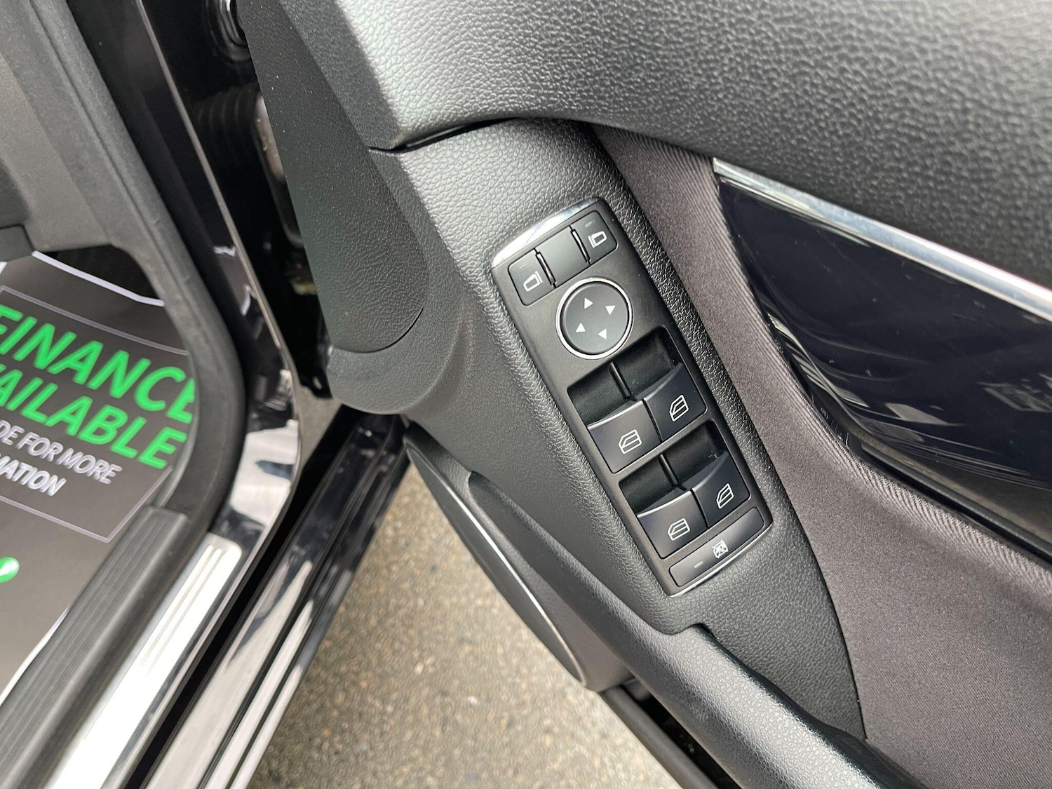 Used Mercedes-Benz C-Class 2010 for sale - 76001347: Photo 39