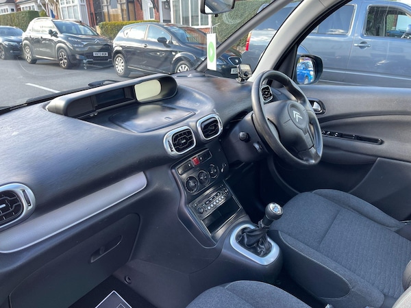 Used Citroen C3 Picasso 2015 for sale - 76032613: Photo 31
