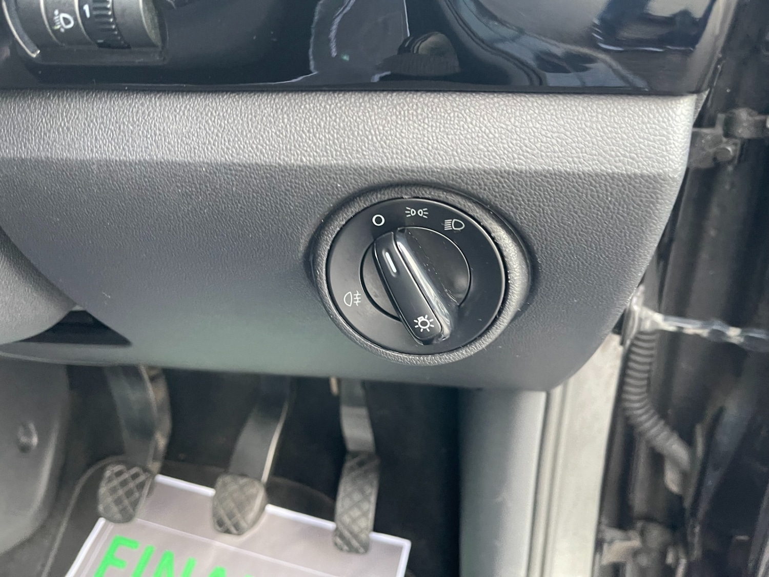 Used Volkswagen up! 2014 for sale - 76734643: Photo 28