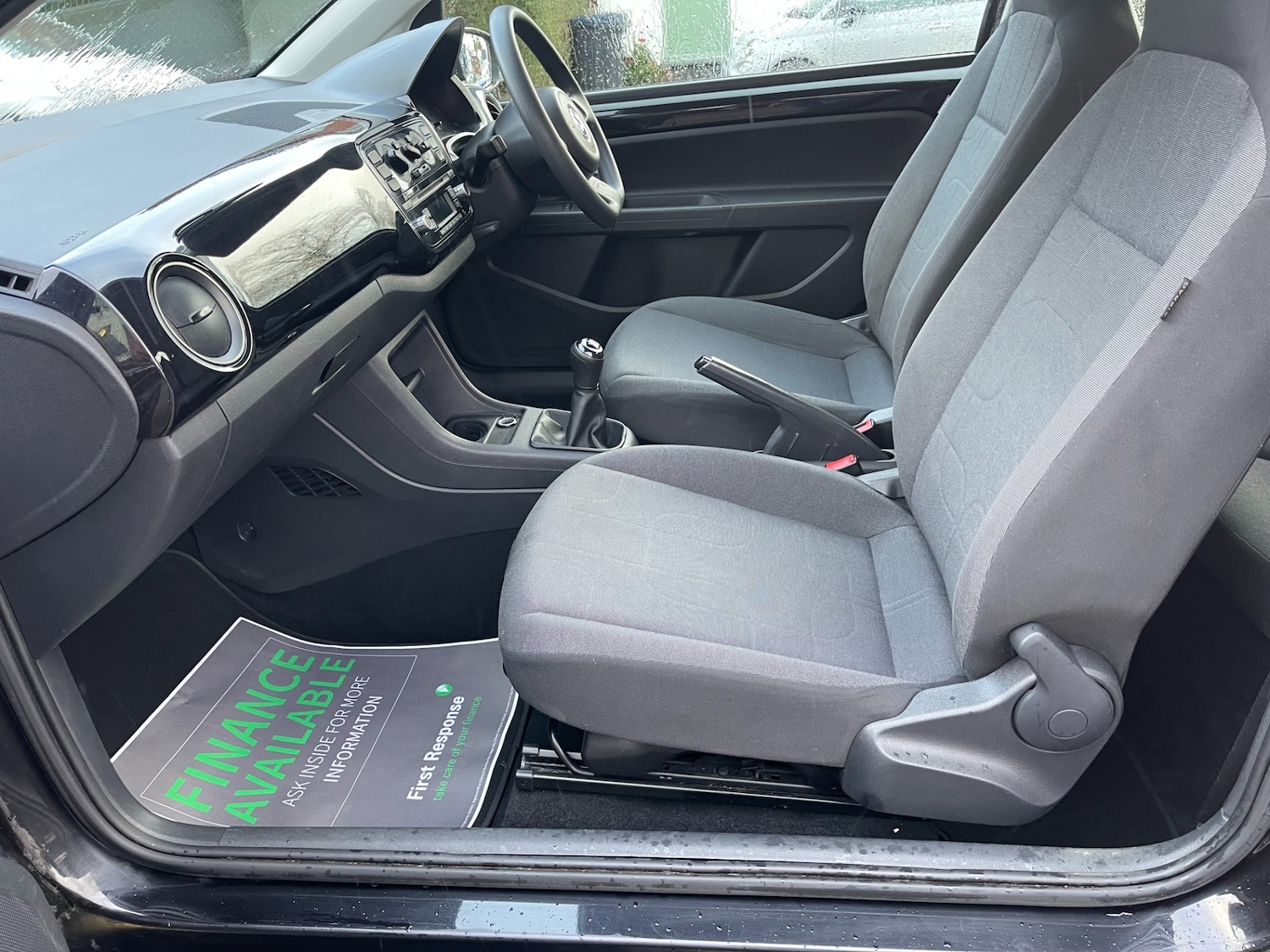 Used Volkswagen up! 2014 for sale - 76734643: Photo 31