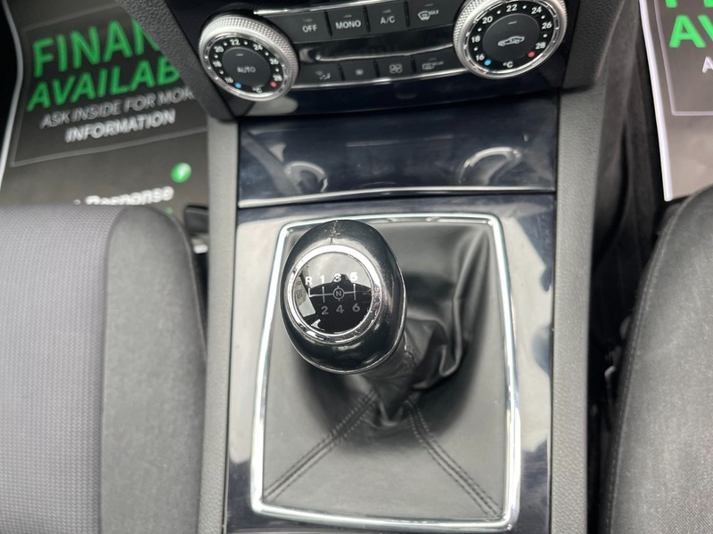 Used Mercedes-Benz C Class 2010 for sale - 76706547: Photo 31