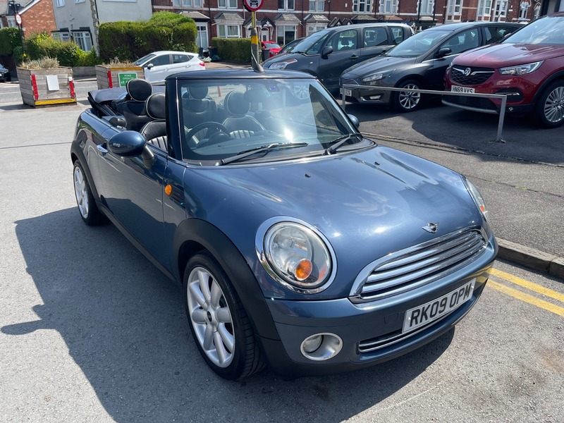Used MINI Convertible 2009 for sale - 76706537: Photo 2