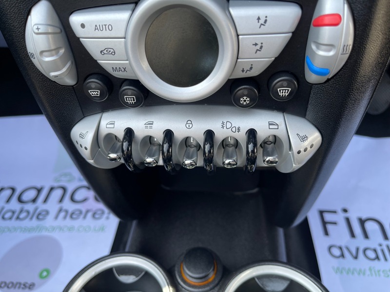 Used MINI Convertible 2009 for sale - 76706537: Photo 29