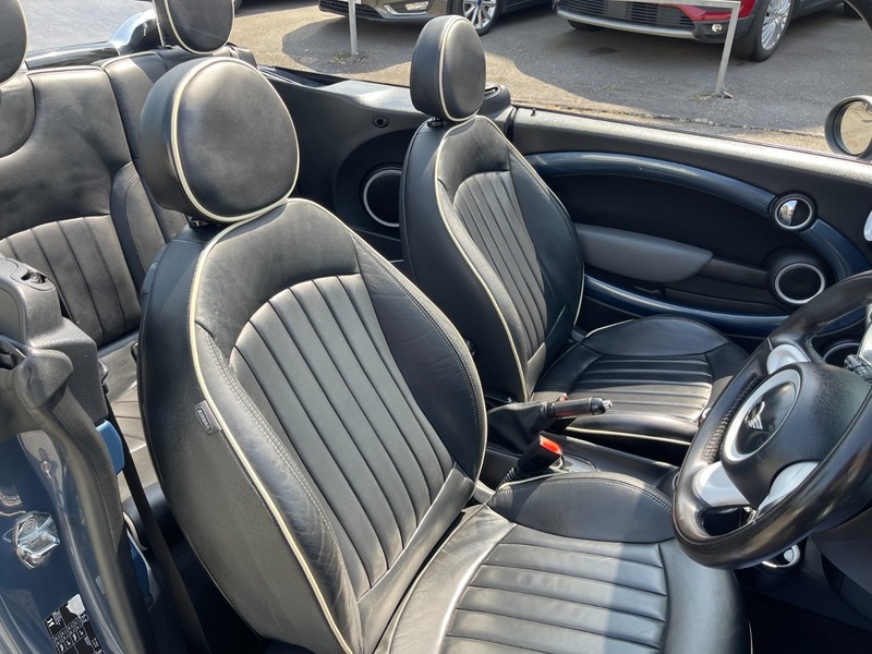 Used MINI Convertible 2009 for sale - 76706537: Photo 32