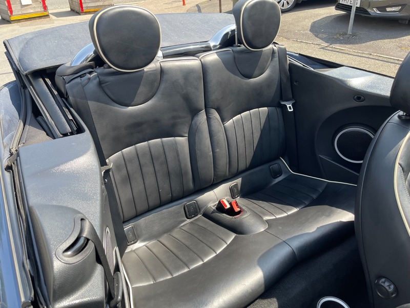 Used MINI Convertible 2009 for sale - 76706537: Photo 33