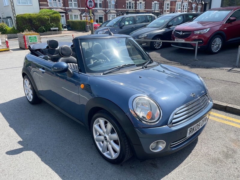Used MINI Convertible 2009 for sale - 76706537: Photo 5