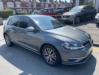 Used Volkswagen Golf 2018 for sale - 79252030: Photo