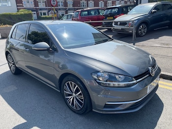 Used Volkswagen Golf 2018 for sale - 79252030: Photo