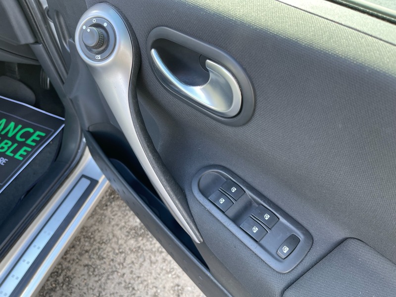 Used Renault Megane 2006 for sale - 76863658: Photo 31