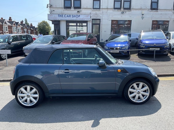 Used MINI Convertible 2009 for sale - 75507289: Photo 24