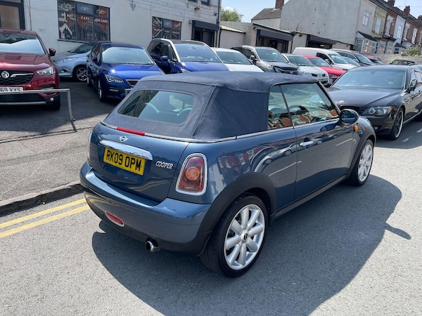 Used MINI Convertible 2009 for sale - 75507289: Photo 25