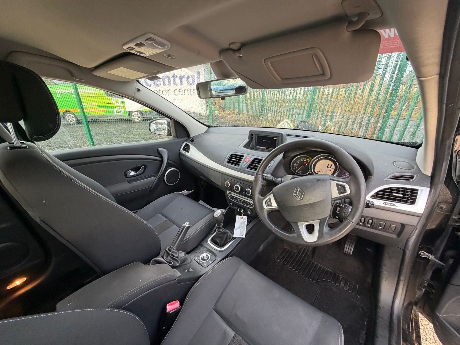 Used Renault Megane 2011 for sale - 76720383: Photo 6