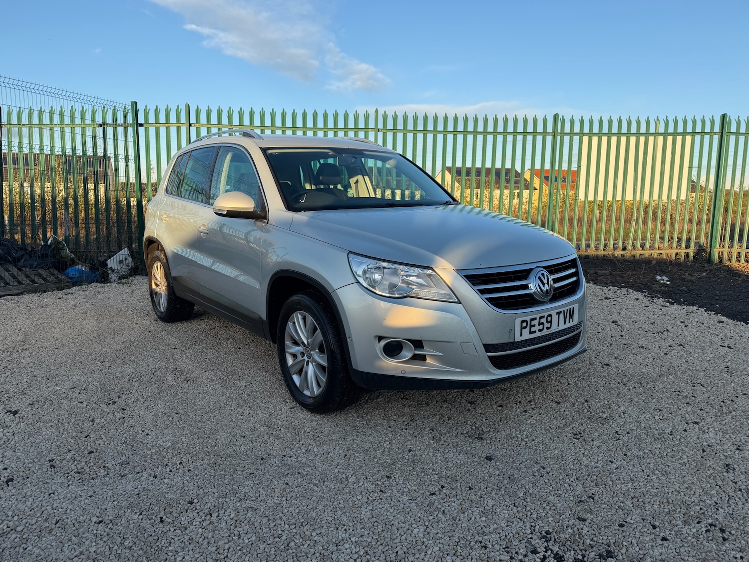 Used Volkswagen Tiguan 2009 for sale - 76664615: Photo 2