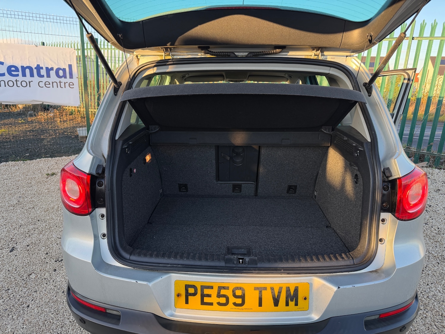 Used Volkswagen Tiguan 2009 for sale - 76664615: Photo 5